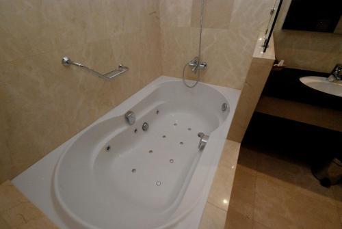 Hotel Los Penascales - Adults Only Лас Розас де Мадрид Экстерьер фото